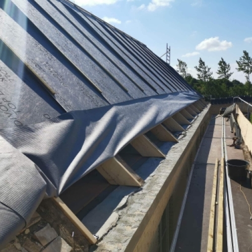 Udskiftning af tag med nyt undertag og lægter under tagrenovering